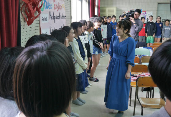 こころの劇場 沖縄公演が実施されました ニュース お知らせ 一般財団法人舞台芸術センター