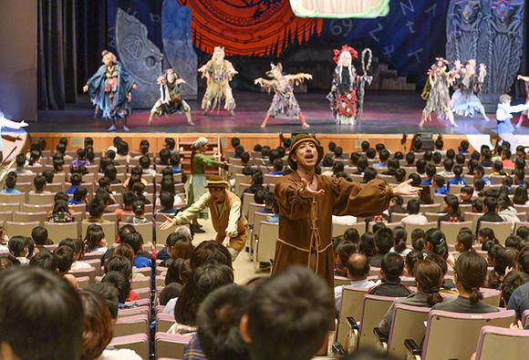こころの劇場 沖縄公演が実施されました ニュース お知らせ 一般財団法人舞台芸術センター こころの劇場 沖縄公演が実施されました ニュース お知らせ 一般財団法人舞台芸術センター
